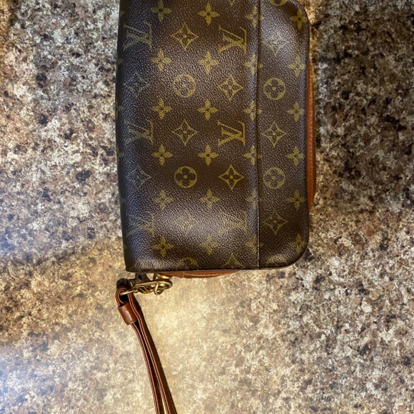 Lv orsay clutch shop